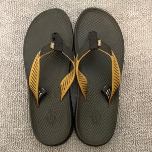 NWOT Chaco Flip Flops, size 8 - Olive